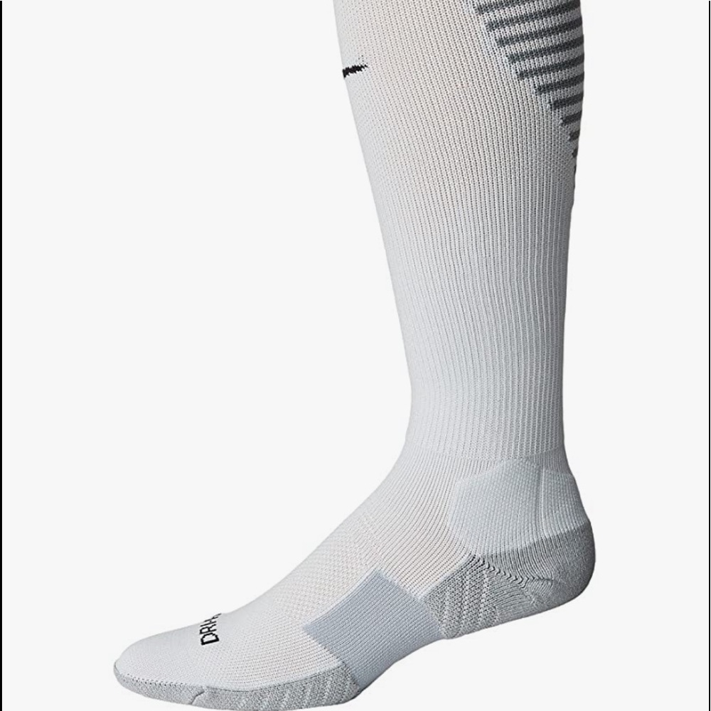 Mens/Boys NWT NIKE Matchfit Over-The-Calf Soccer socks size Med mens/boys  6-8
